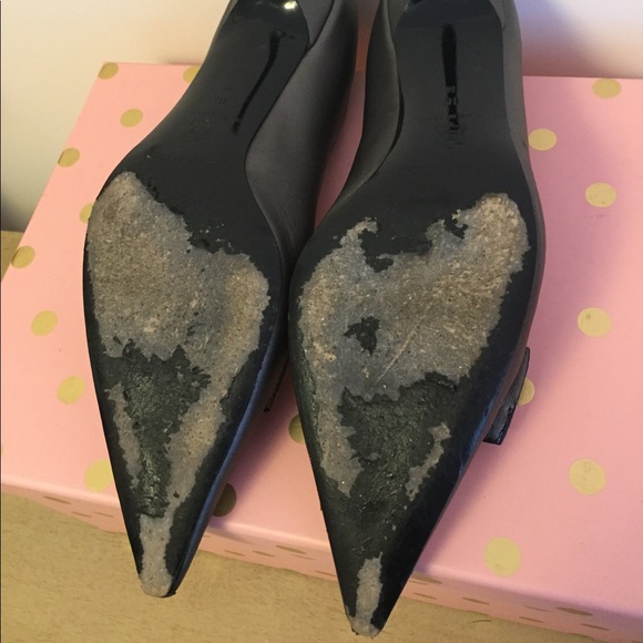 Claudia Ciuti Pewter pump w button - Picture 7 of 8